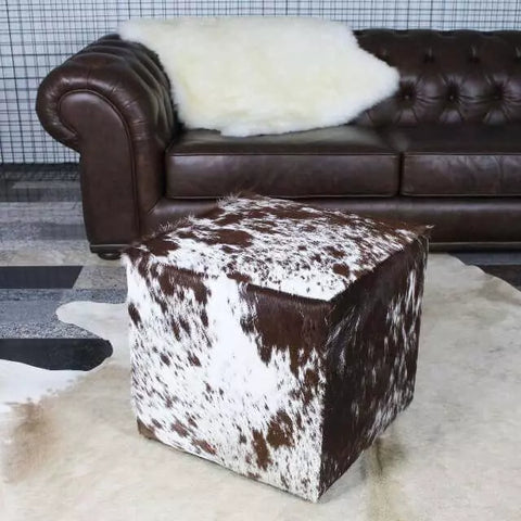 Puff Couro Natural Dallas Branco e Marrom