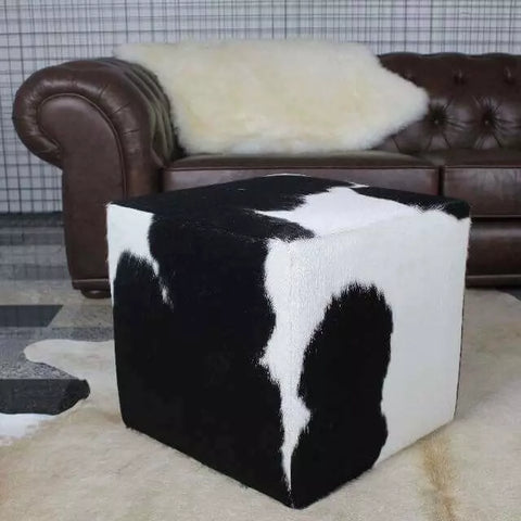 Puff Couro Natural Dallas Preto e Branco
