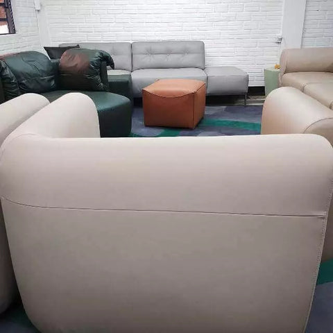 Poltrona Couro Natural Roma - Cor Fendi - A Pronta Entrega