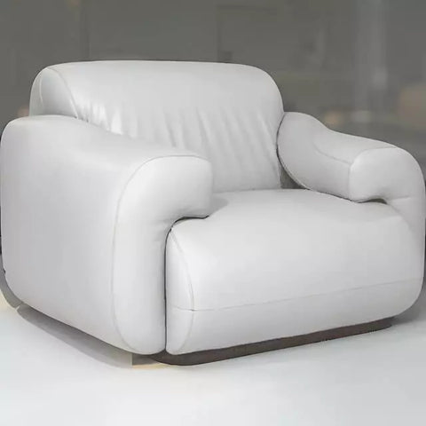 Poltrona Couro Natural Islândia – Conforto Artesanal com Pronta Entrega