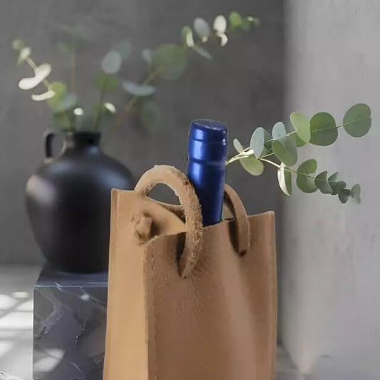 Bolsa Porta Garrafa em Couro Legítimo – Praticidade com Design Sofisticado