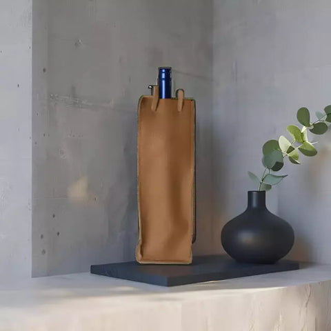 Bolsa Porta Garrafa em Couro Legítimo – Praticidade com Design Sofisticado