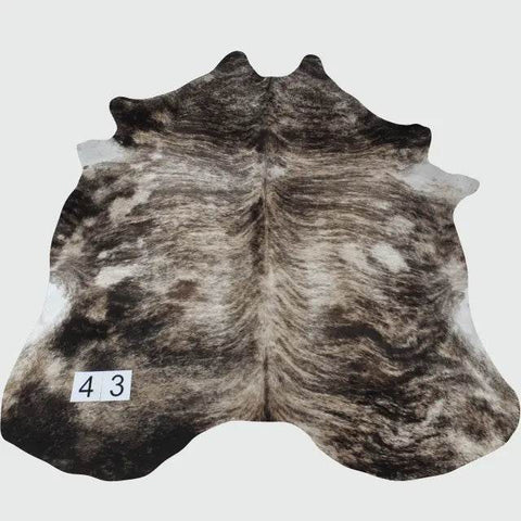 Tapete exclusivo de couro decorando espaço elegante