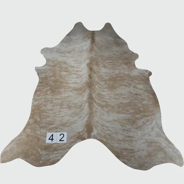 Tapete de couro legítimo com formato orgânico